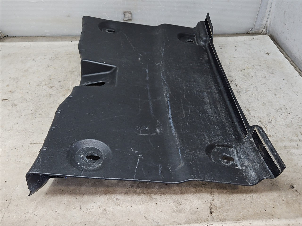 2016 CAMARO TRUNK FINISH PANEL LATCH TRIM COUPE 34208 - image 3