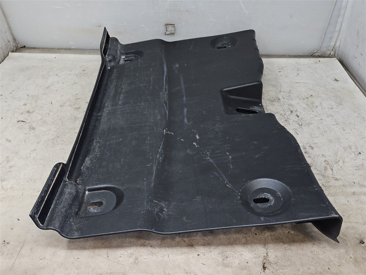 2016 CAMARO TRUNK FINISH PANEL LATCH TRIM COUPE 34208 - image 5
