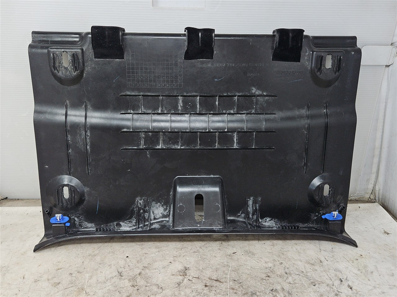 2016 CAMARO TRUNK FINISH PANEL LATCH TRIM COUPE 34208 - image 6