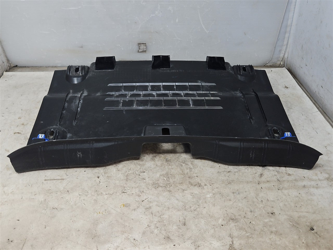2016 CAMARO TRUNK FINISH PANEL LATCH TRIM COUPE 34208 - image 7