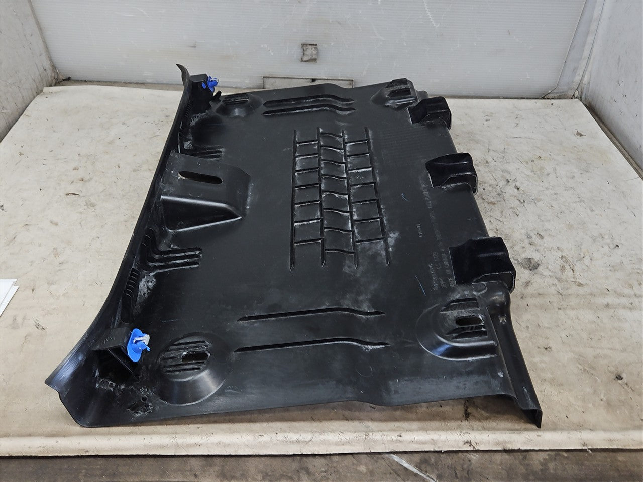 2016 CAMARO TRUNK FINISH PANEL LATCH TRIM COUPE 34208 - image 10