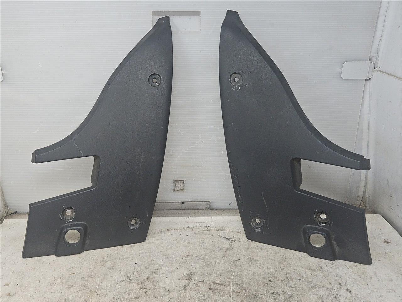 2016 CAMARO TAIL LAMP LIGHT COVER PANELS PAIR 34209 - image 1