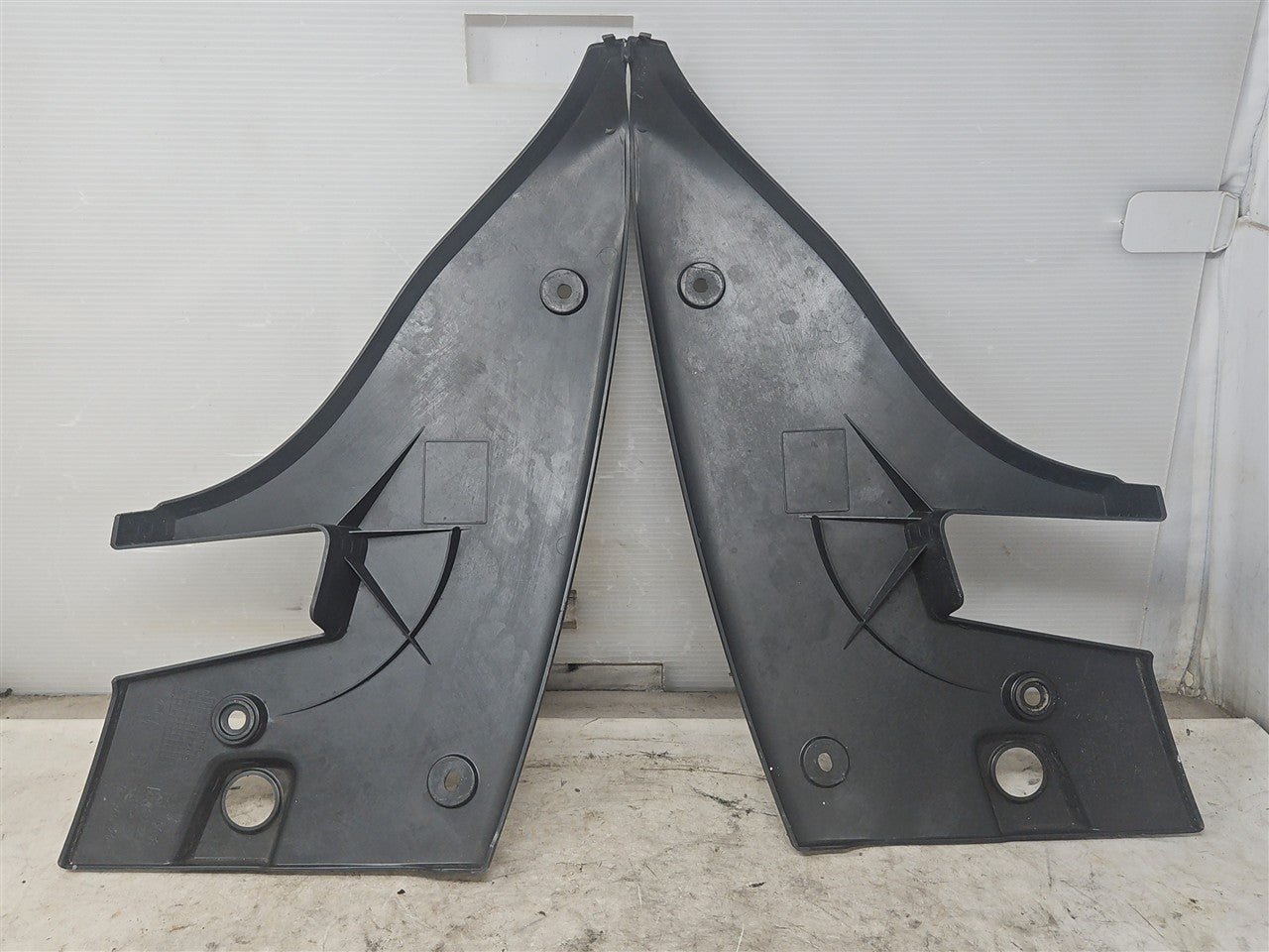 2016 CAMARO TAIL LAMP LIGHT COVER PANELS PAIR 34209 - image 8