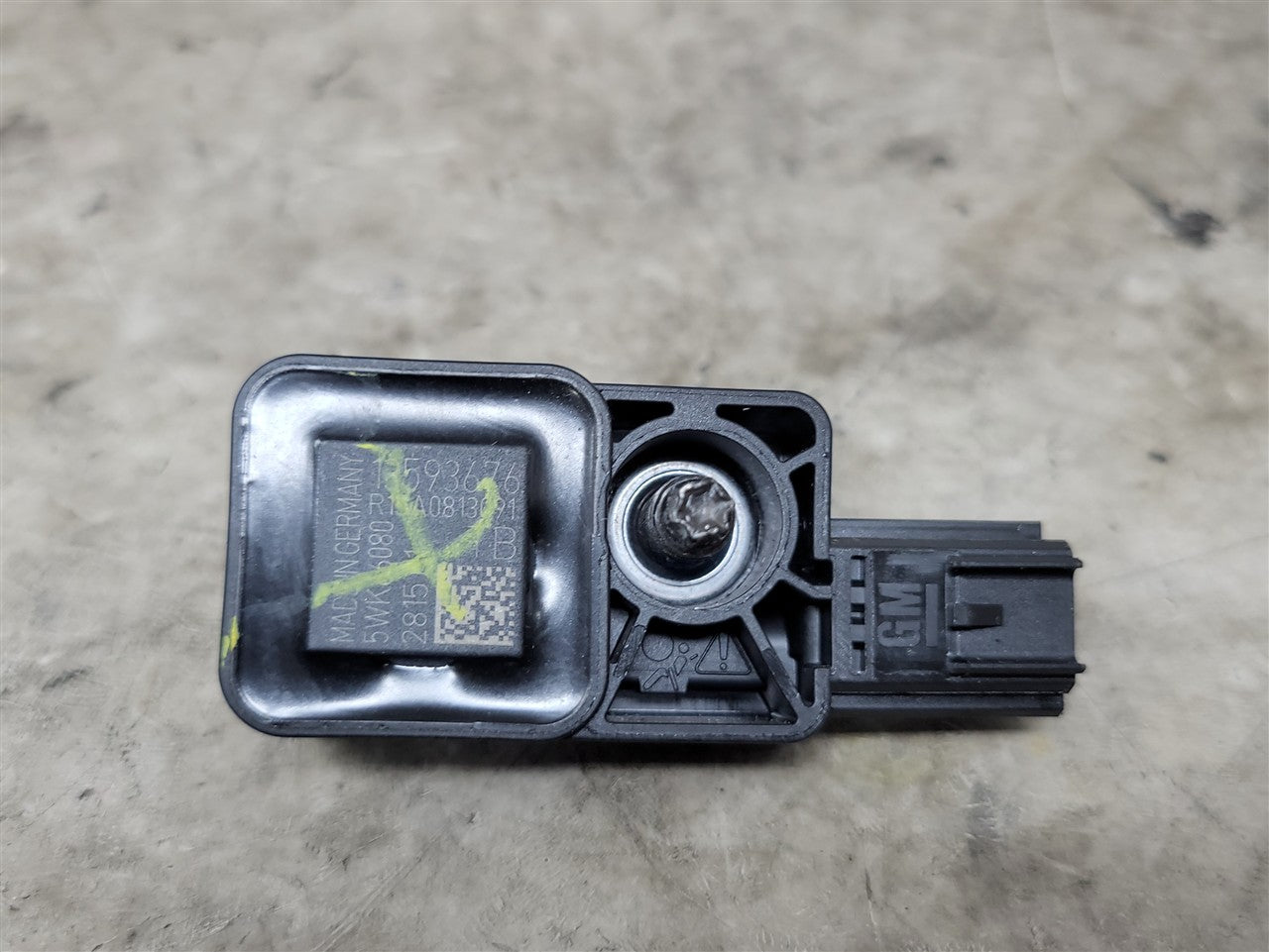 2016 CAMARO OEM GMC CHEVY CRASH SENSOR 13593676 34214 - image 1