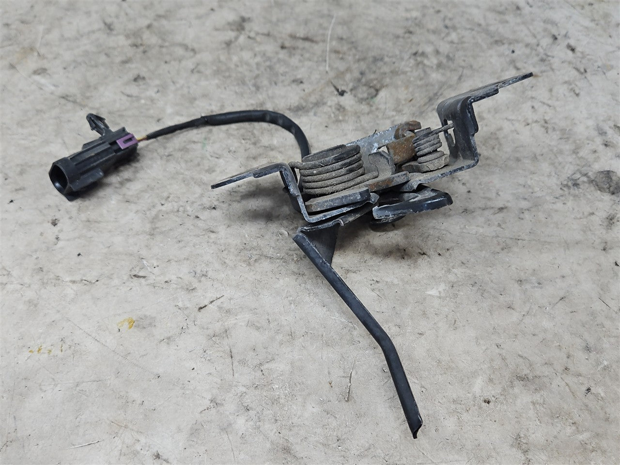 2016 CAMARO HOOD LATCH W/SENSOR 84145131 34216 - image 3