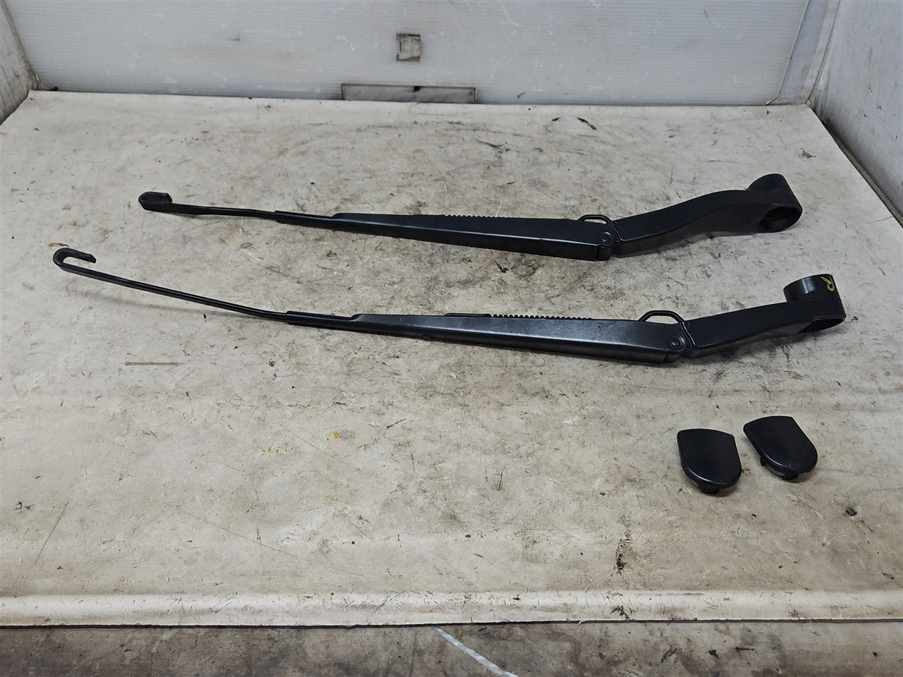 2016 CAMARO WINDSHIELD WIPER ARMS PAIR LH RH 34218 - image 2