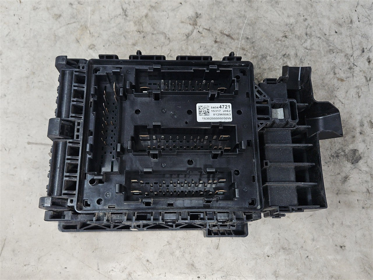 2016 CAMARO SS ENGINE BAY FUSE BOX 84044721 34221 - image 6