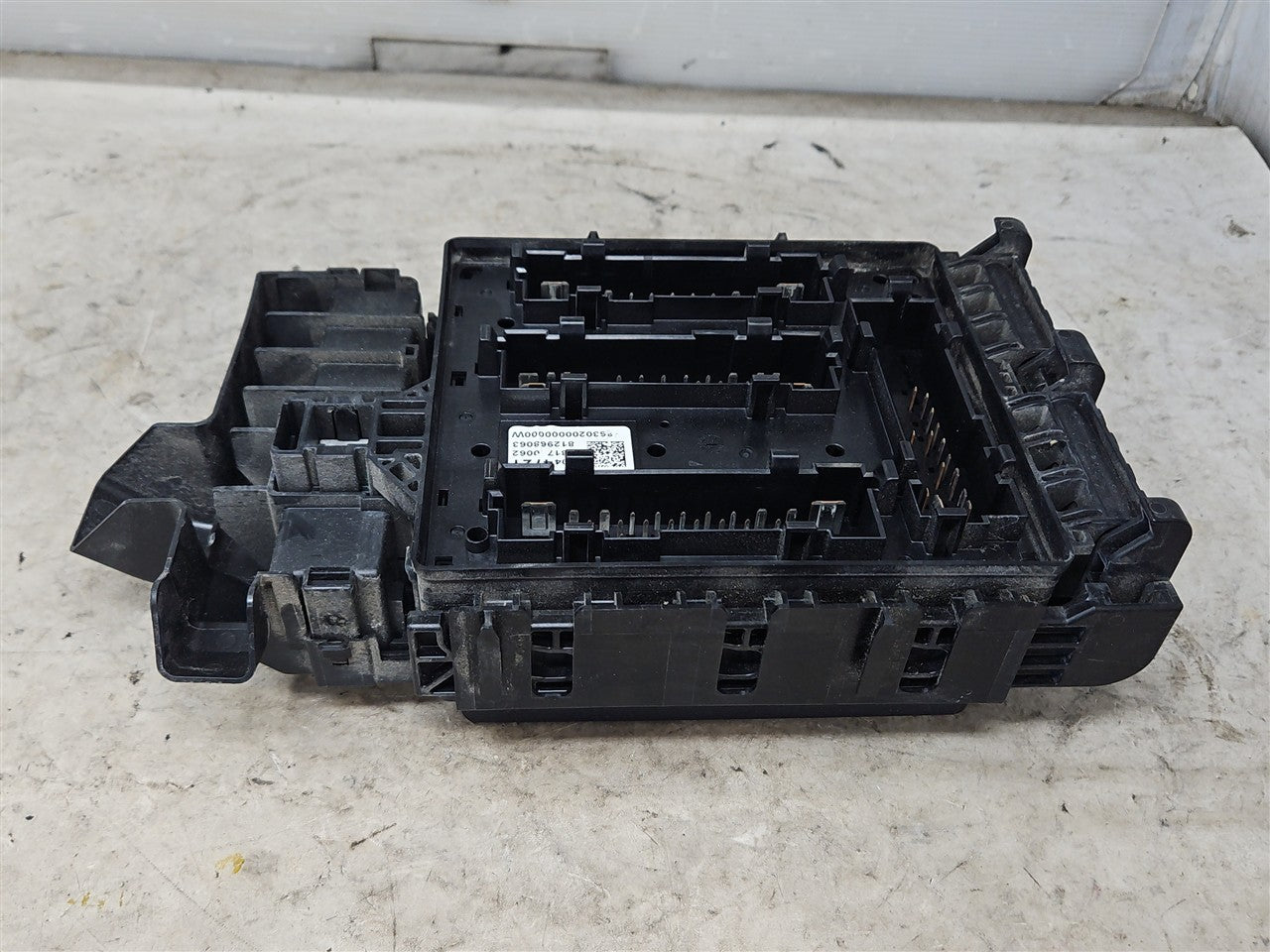 2016 CAMARO SS ENGINE BAY FUSE BOX 84044721 34221 - image 9