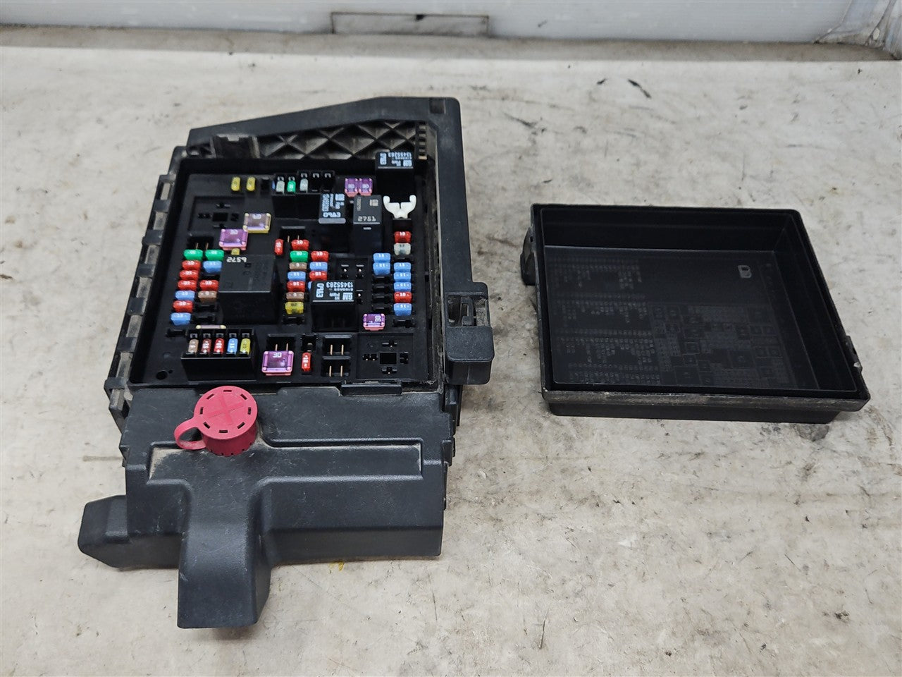 2016 CAMARO SS ENGINE BAY FUSE BOX 84044721 34221 - image 11