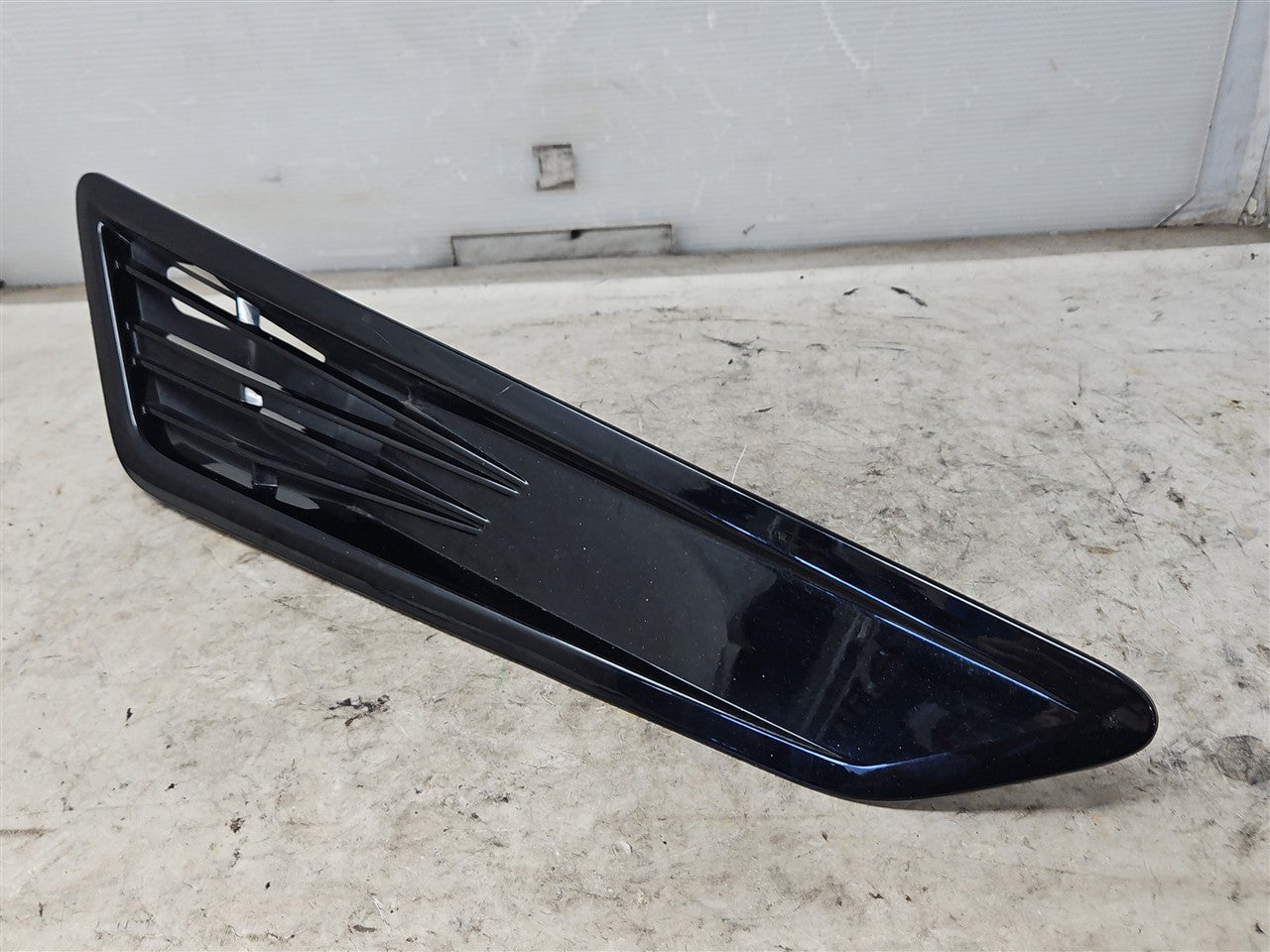 2016 CAMARO SS LH DRIVER HOOD SCOOP 23403779 34224 - image 3