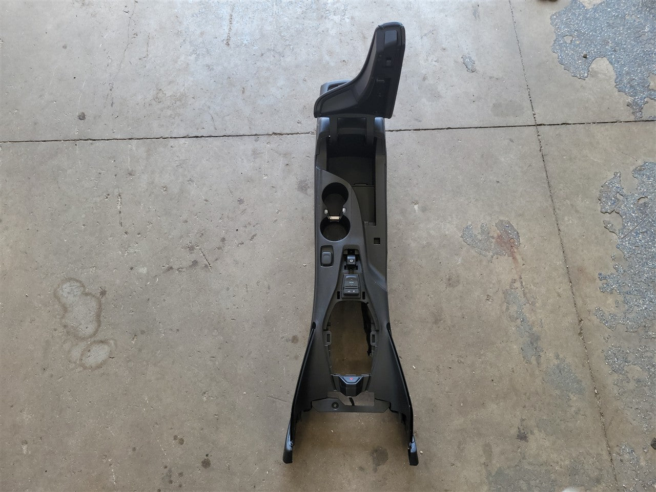 2016 CAMARO CENTER CONSOLE BLACK MANUAL TRANS 34228 - image 11