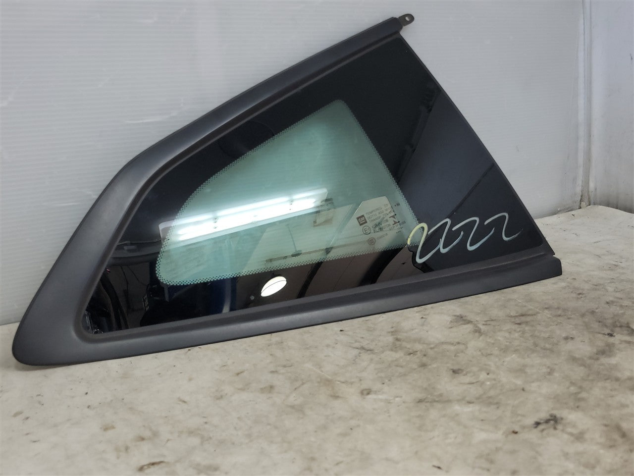 2016 CAMARO RH PASSENGER QUARTER GLASS COUPE 34230 - image 3
