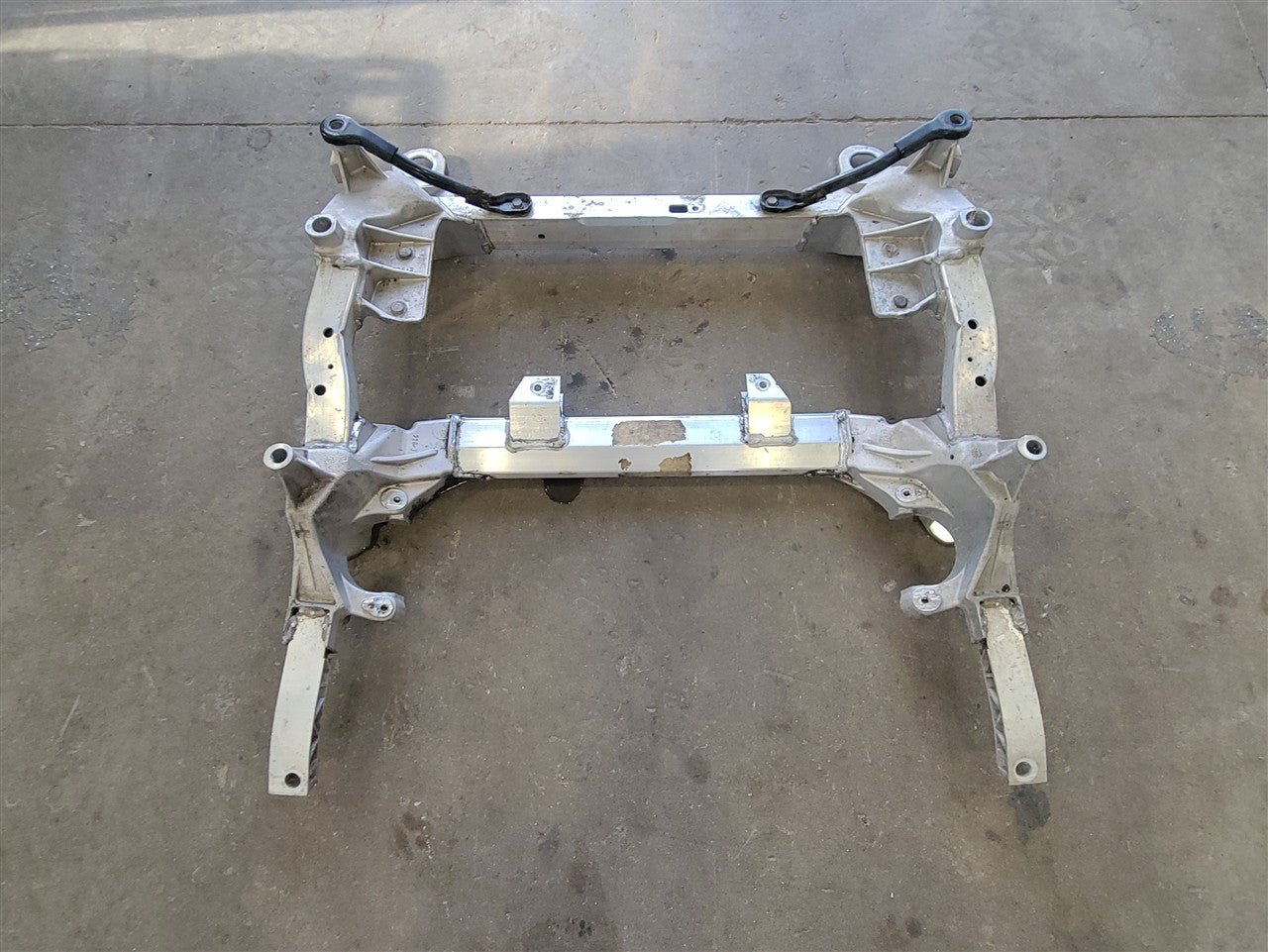 2016 CAMARO 6.2L FRONT ENGINE SUSPENSION CRADLE 34233 - image 1