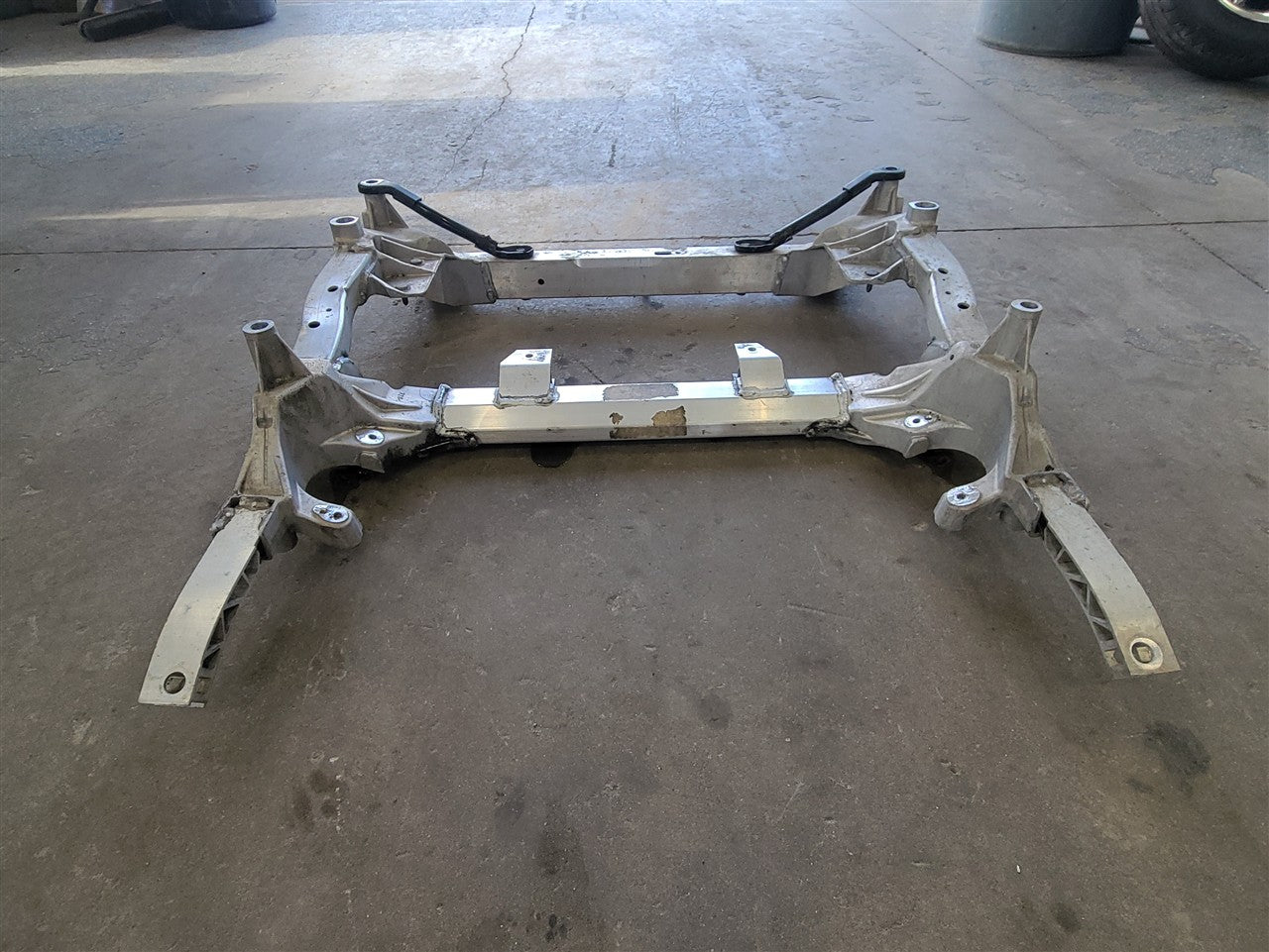 2016 CAMARO 6.2L FRONT ENGINE SUSPENSION CRADLE 34233 - image 2