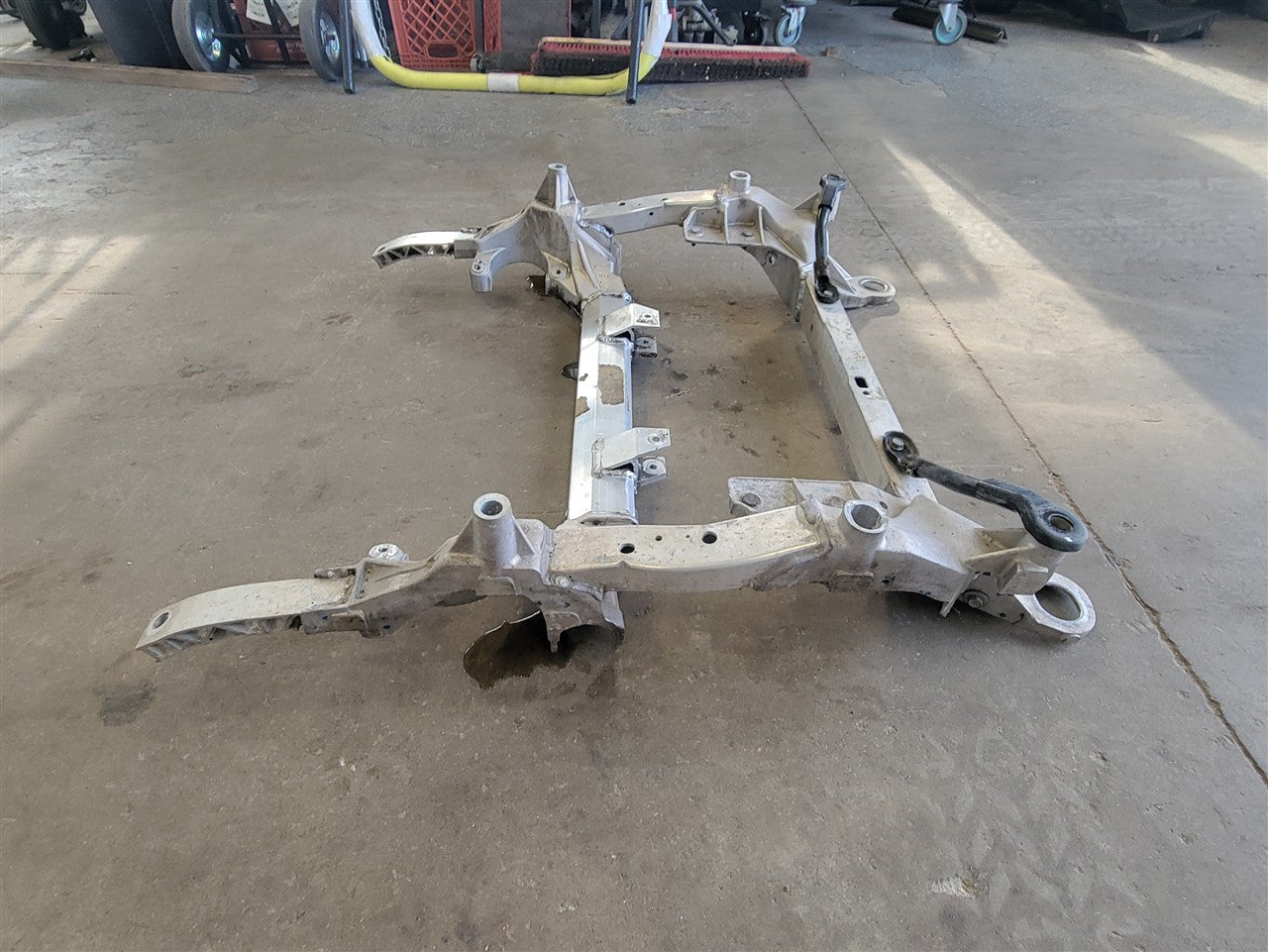 2016 CAMARO 6.2L FRONT ENGINE SUSPENSION CRADLE 34233 - image 3