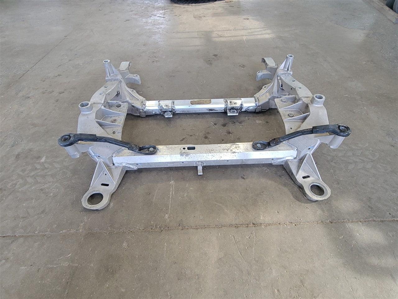 2016 CAMARO 6.2L FRONT ENGINE SUSPENSION CRADLE 34233 - image 4