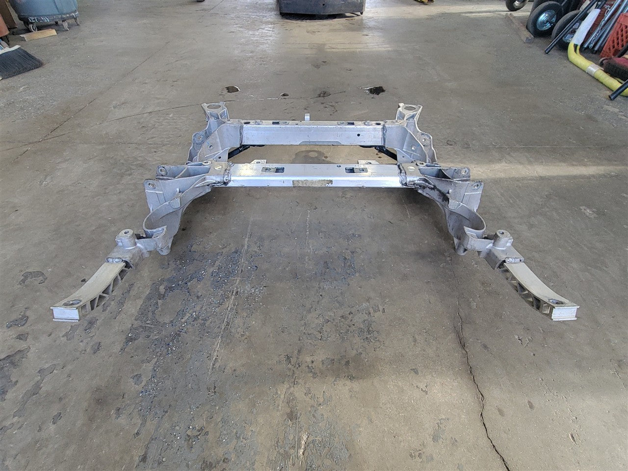 2016 CAMARO 6.2L FRONT ENGINE SUSPENSION CRADLE 34233 - image 9