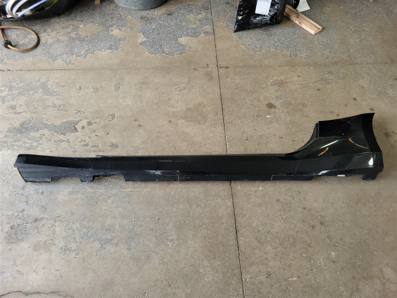 2016 CAMARO LH DRIVER ROCKER MOLDING BLACK GBA 34235 - image 1