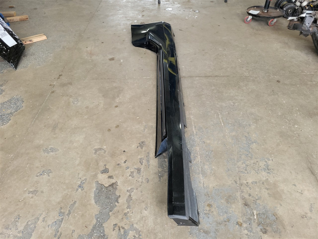 2016 CAMARO LH DRIVER ROCKER MOLDING BLACK GBA 34235 - image 8