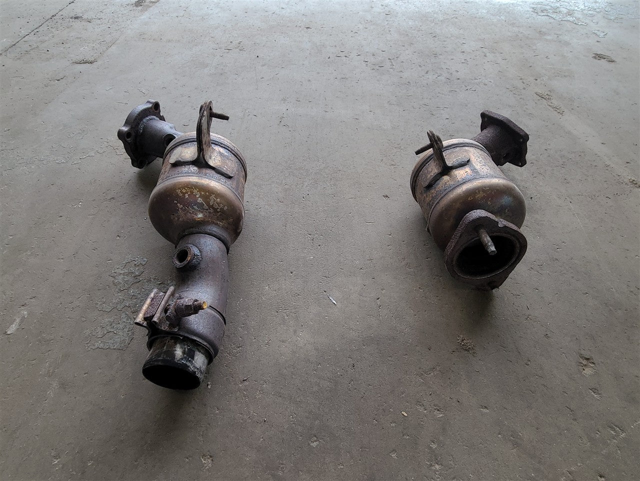 2016 CAMARO OEM 6.2L EXHAUST Y PIPE PAIR 41K MI 34237 - image 2