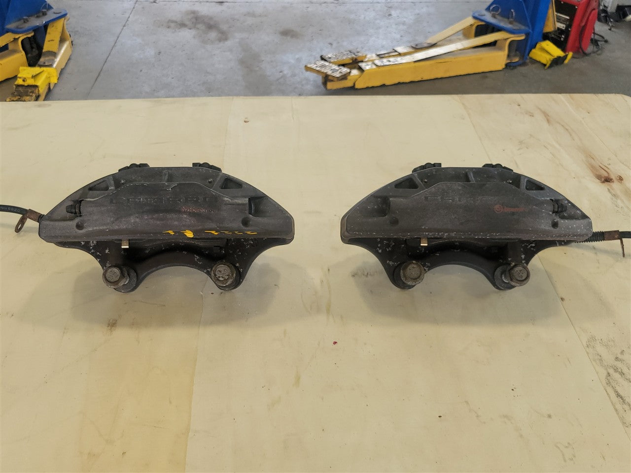 2016 CAMARO FRONT BREMBO CALIPERS LH RH PAIR 34240 - image 10