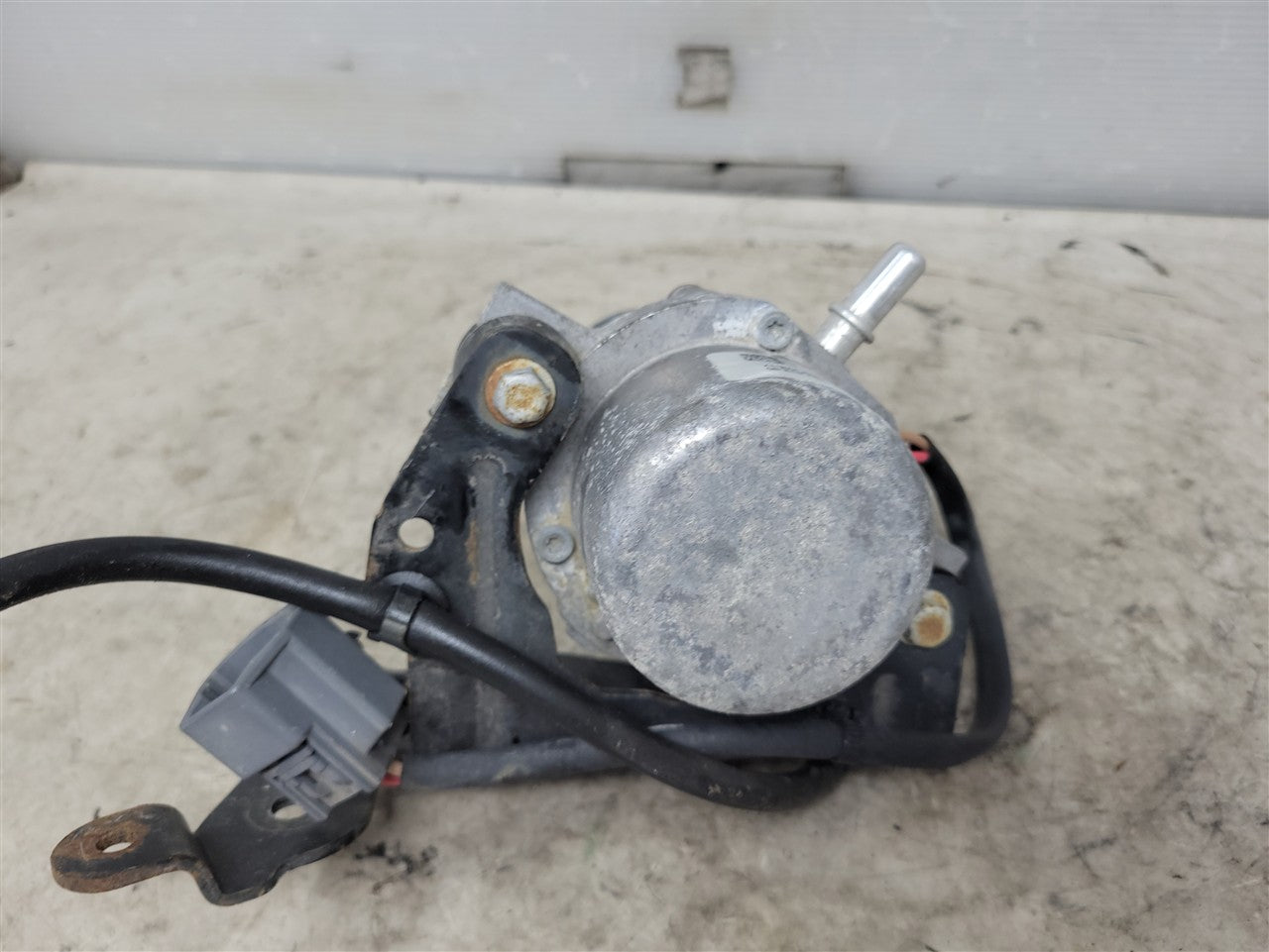 2016 CAMARO OEM BRAKE VACUUM PUMP 23409543 41K 34242 - image 5