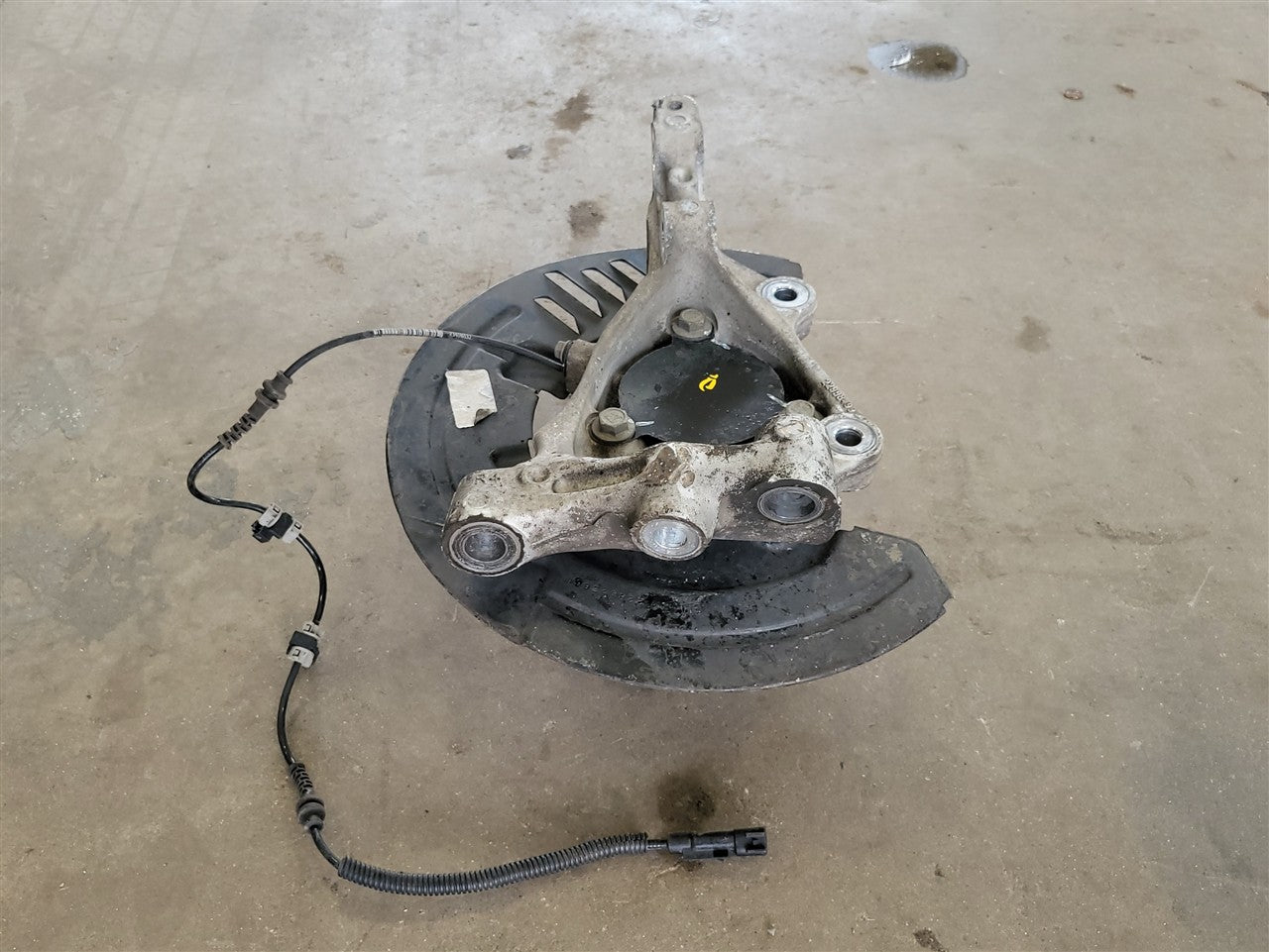 2016 CAMARO RH PASSENGER FRONT SPINDLE W/HUB 41K MILES 34244 - image 7