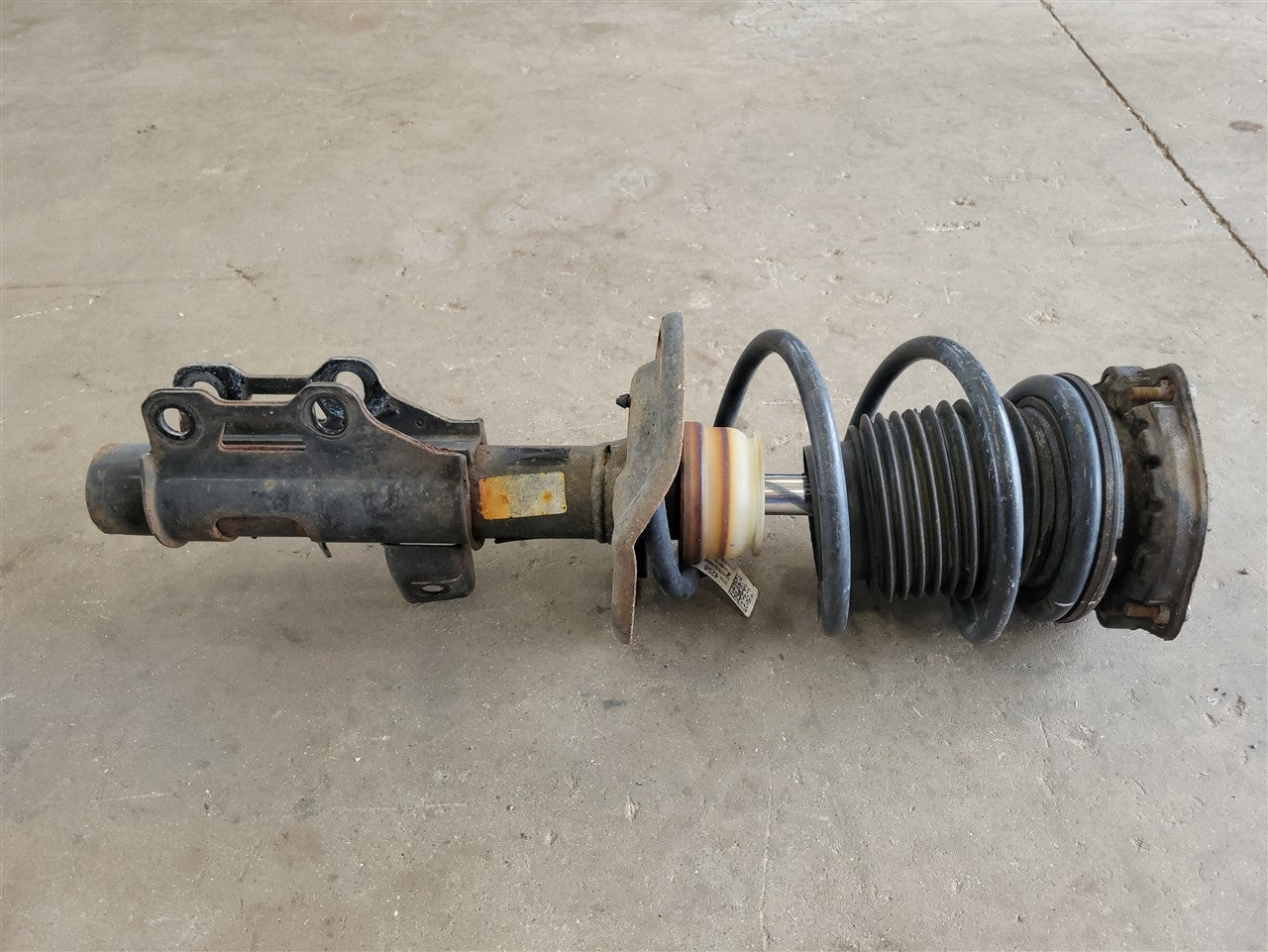 2016 CAMARO LH DRIVER FRONT STRUT 41K 23420871 34246 - image 1