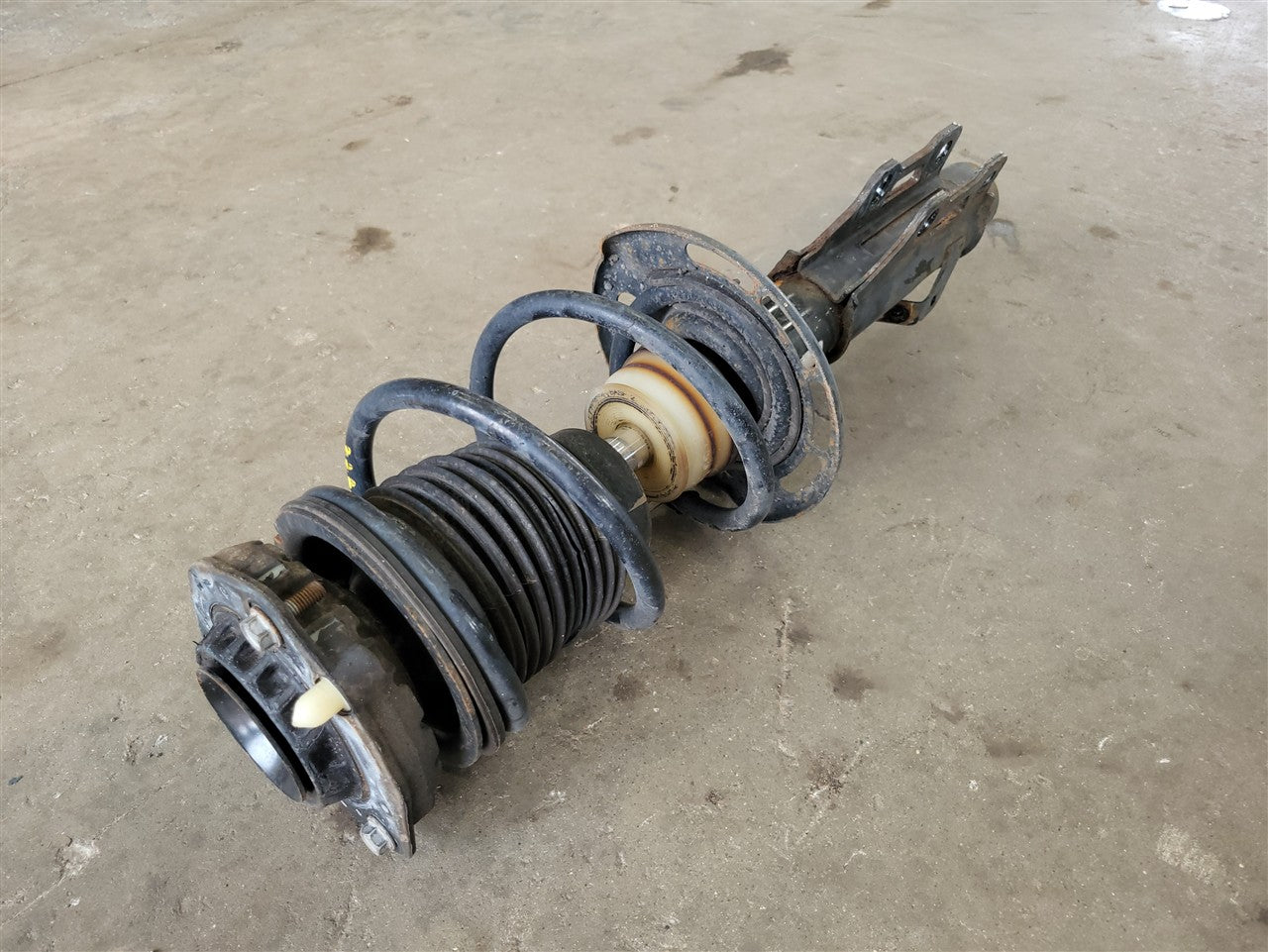 2016 CAMARO LH DRIVER FRONT STRUT 41K 23420871 34246 - image 4