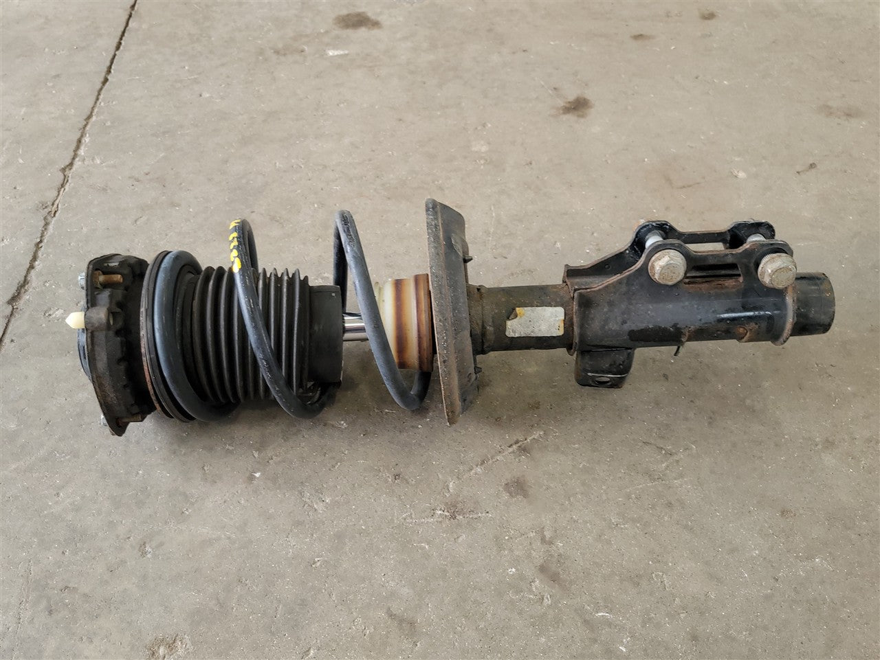 2016 CAMARO RH PASSENGER FRONT STRUT 41K 34247 - image 1