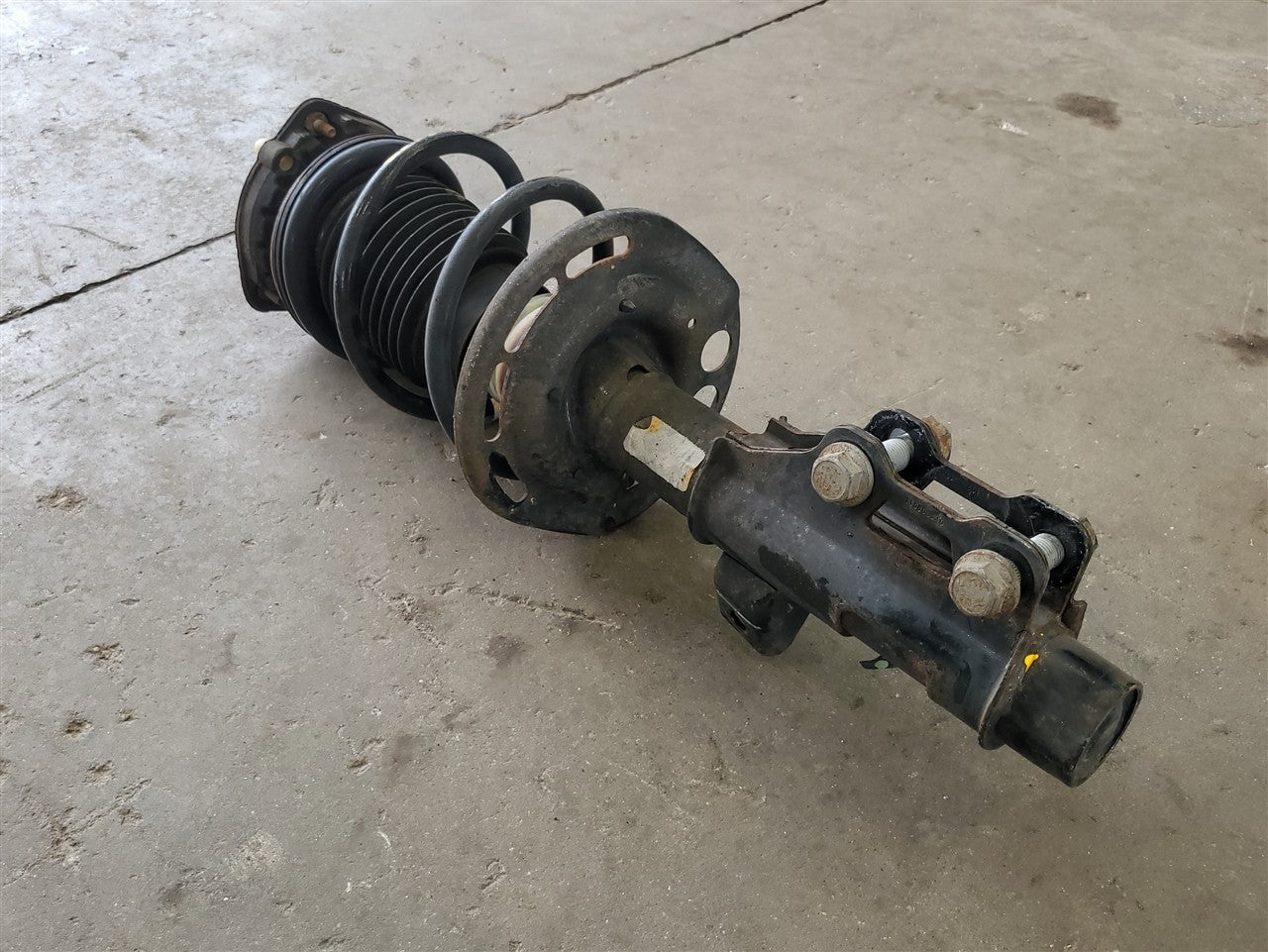 2016 CAMARO RH PASSENGER FRONT STRUT 41K 34247 - image 2