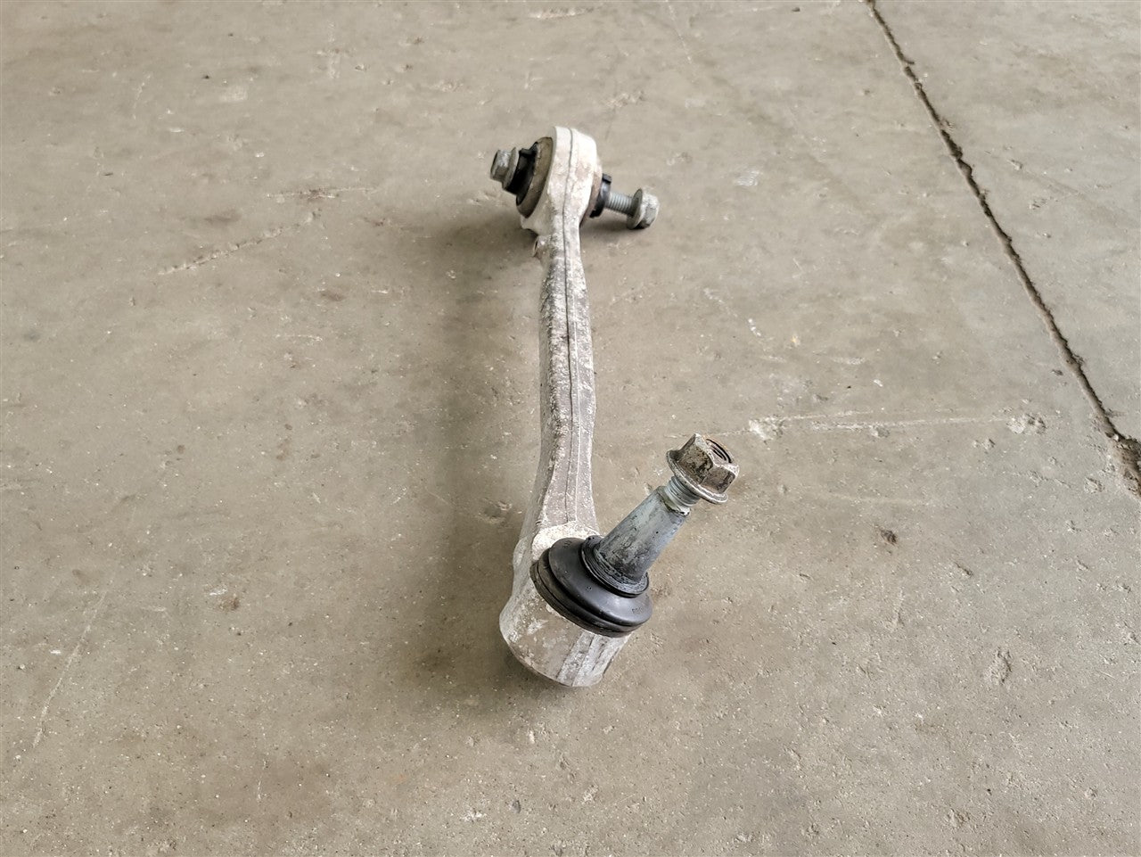 2016 CAMARO LH FRONT REARWARD CONTROL ARM LINK 41K 34248 - image 4