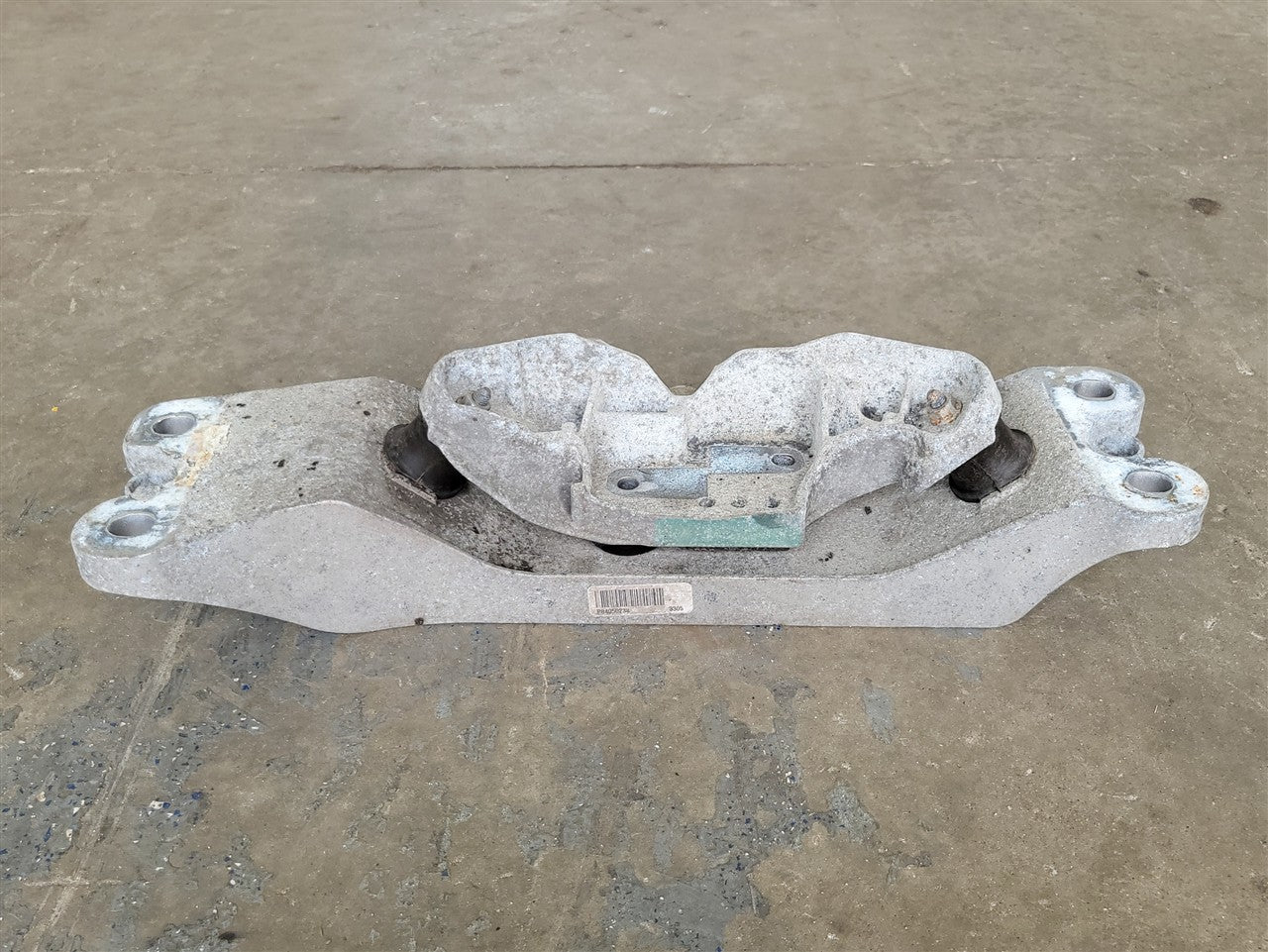 2016 CAMARO MANUAL V8 TRANS CROSSMEMBER 84119729 34251 - image 12