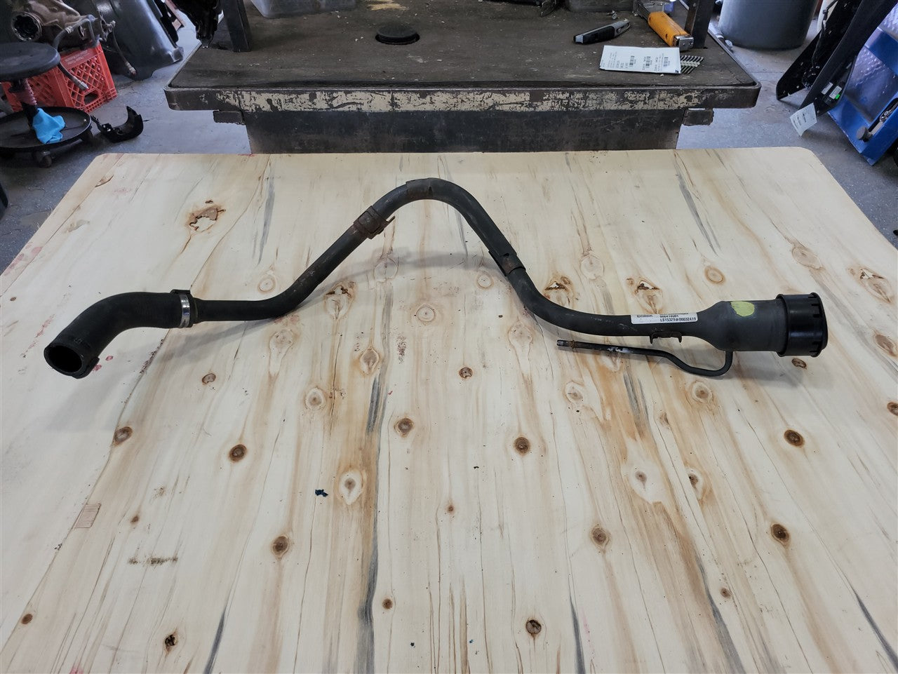 2016 CAMARO FUEL FILLER NECK 84683322 84218958 34253 - image 2