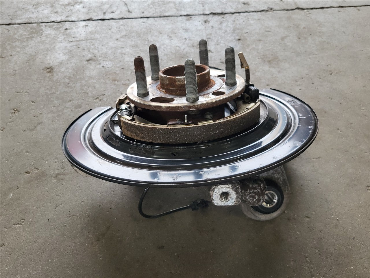 2016 CAMARO RH PASSENGER REAR SPINDLE & HUB 41K MILES 34254 - image 4
