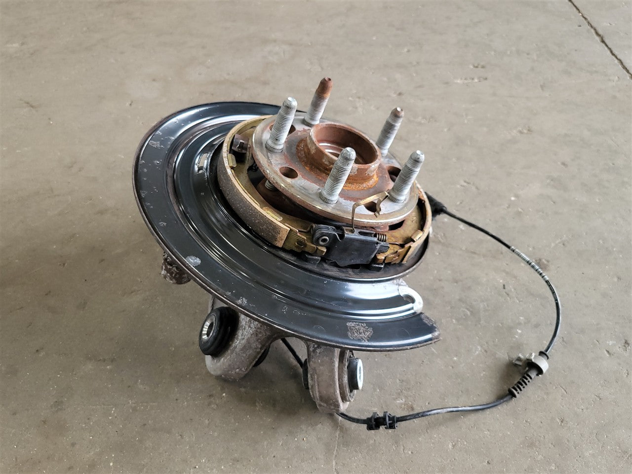 2016 CAMARO RH PASSENGER REAR SPINDLE & HUB 41K MILES 34254 - image 5