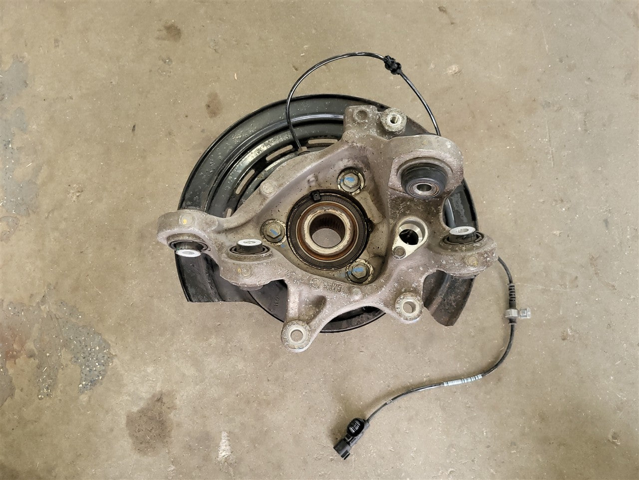 2016 CAMARO RH PASSENGER REAR SPINDLE & HUB 41K MILES 34254 - image 6