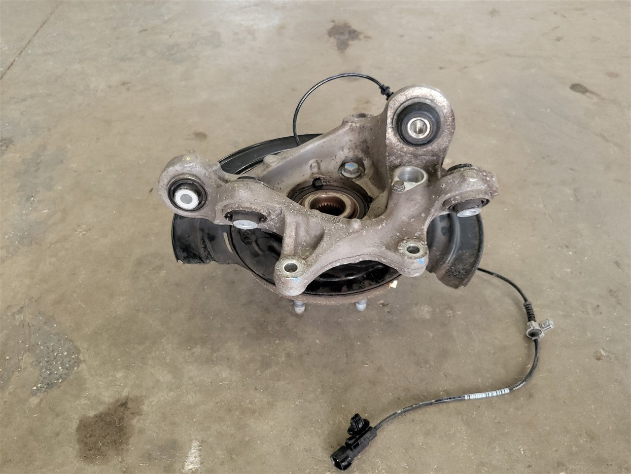 2016 CAMARO RH PASSENGER REAR SPINDLE & HUB 41K MILES 34254 - image 7