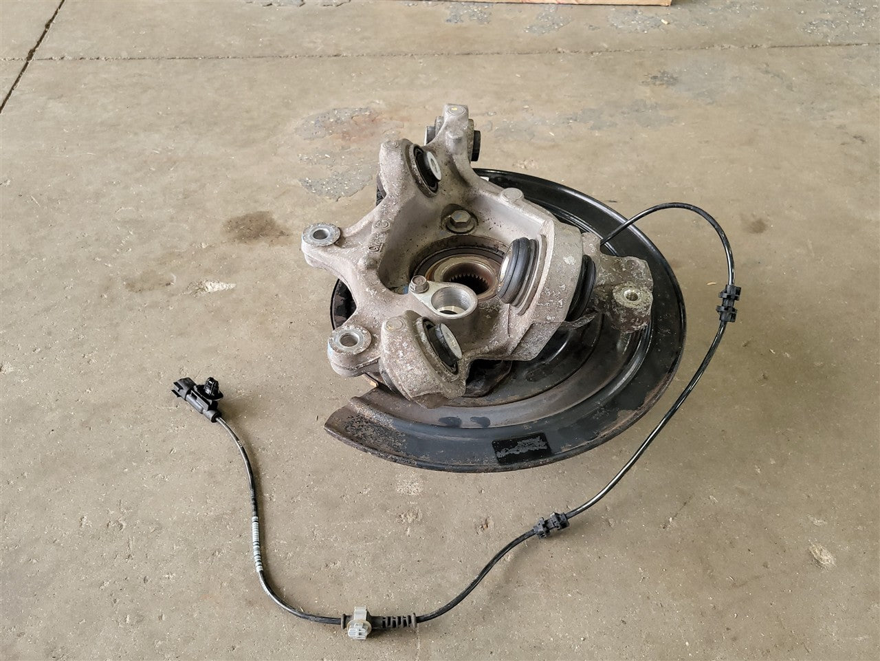 2016 CAMARO RH PASSENGER REAR SPINDLE & HUB 41K MILES 34254 - image 8