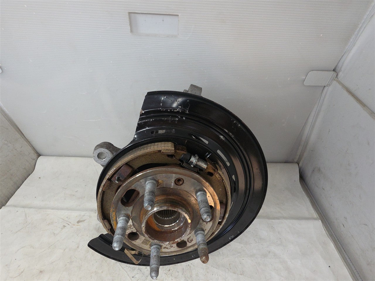 Used OEM 2016-2024 ATS CAMARO CTS REAR SPINDLE AND WHEEL HUB LH, actual item photo 3