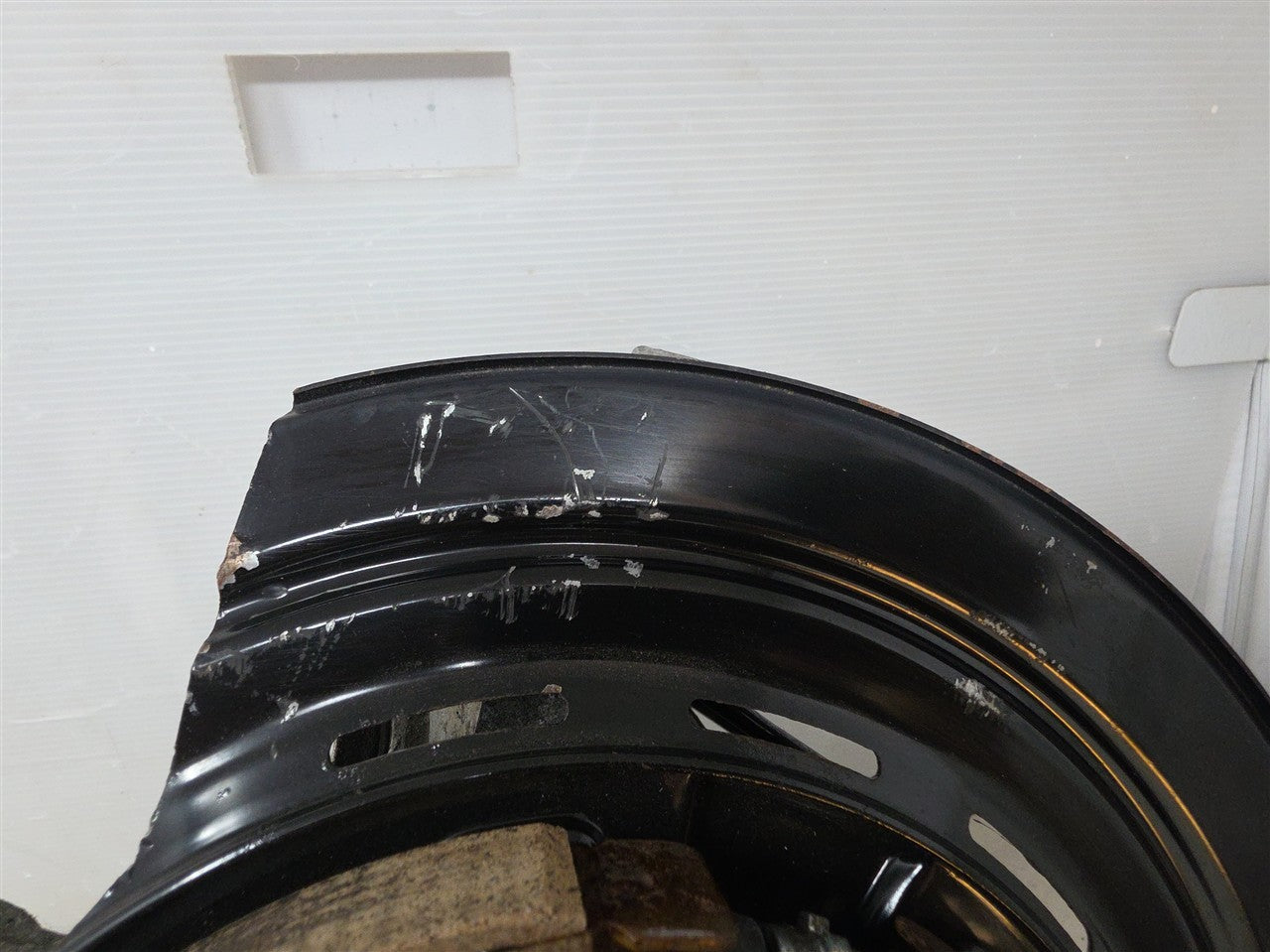 Used OEM 2016-2024 ATS CAMARO CTS REAR SPINDLE AND WHEEL HUB LH, actual item photo 4