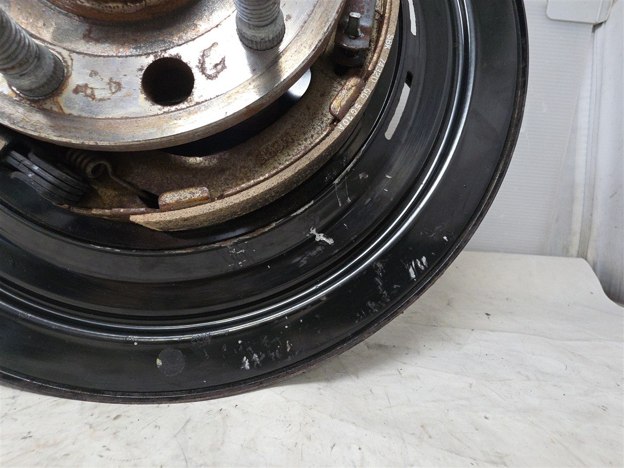 Used OEM 2016-2024 ATS CAMARO CTS REAR SPINDLE AND WHEEL HUB LH, actual item photo 7