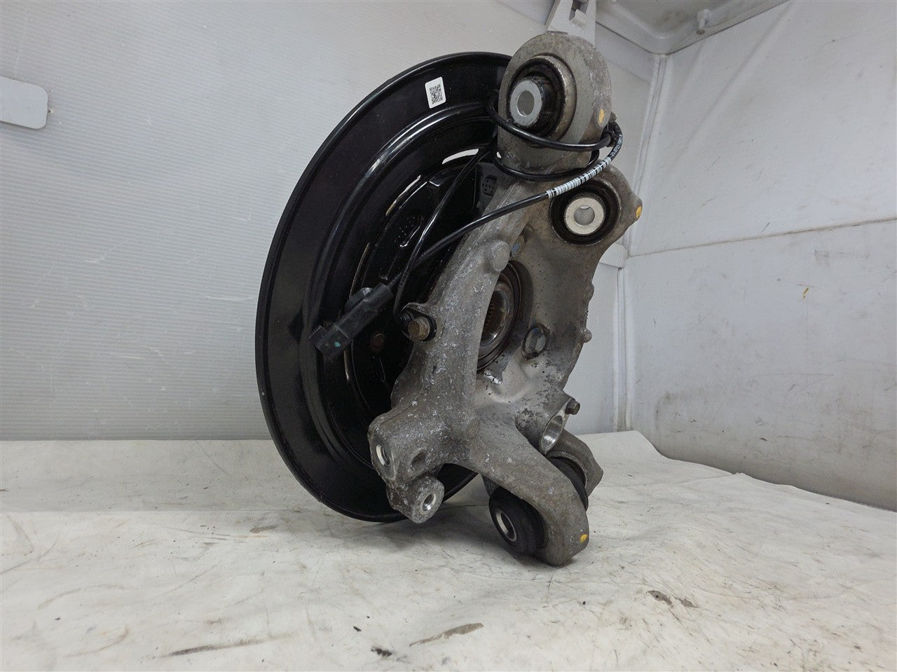 Used OEM 2016-2024 ATS CAMARO CTS REAR SPINDLE AND WHEEL HUB LH, actual item photo 10