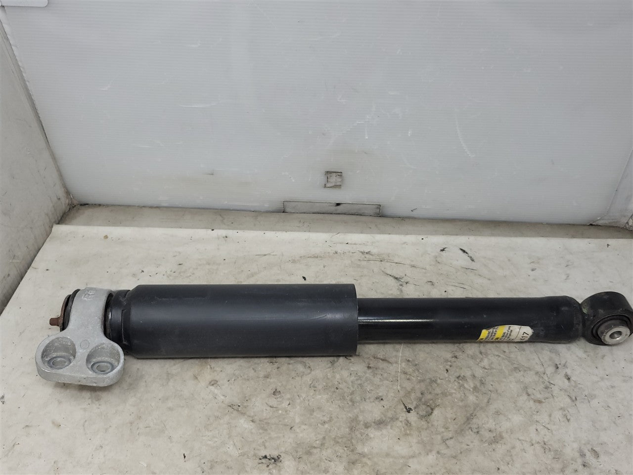 2016 CAMARO RH PASSENGER REAR SHOCK ABSORBER 23382417 41K MILES 34263 - image 1