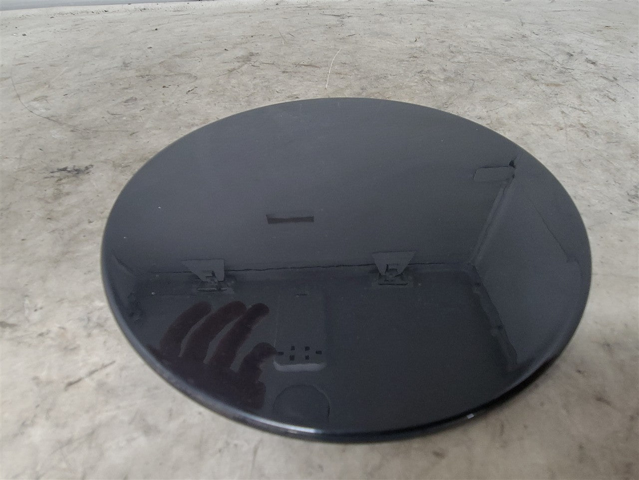 2016 CAMARO GAS TANK FUEL FILLER DOOR BLACK GBA 34270 - image 5
