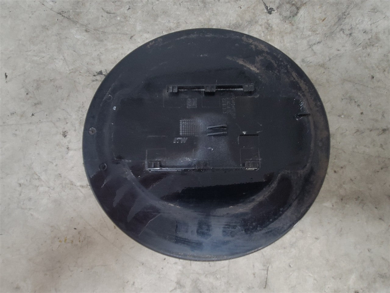 2016 CAMARO GAS TANK FUEL FILLER DOOR BLACK GBA 34270 - image 6