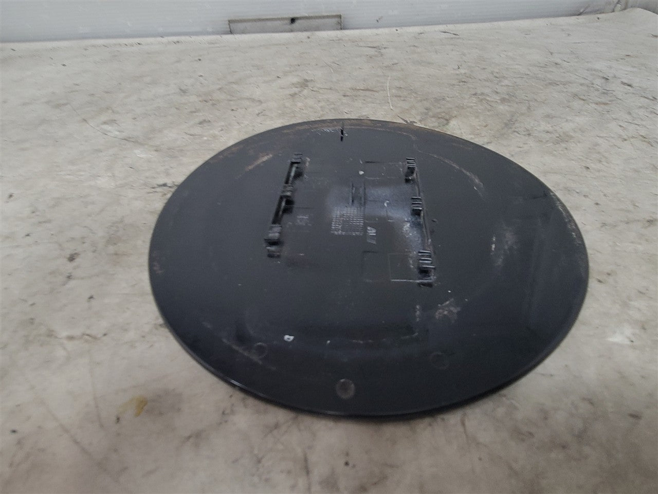 2016 CAMARO GAS TANK FUEL FILLER DOOR BLACK GBA 34270 - image 10