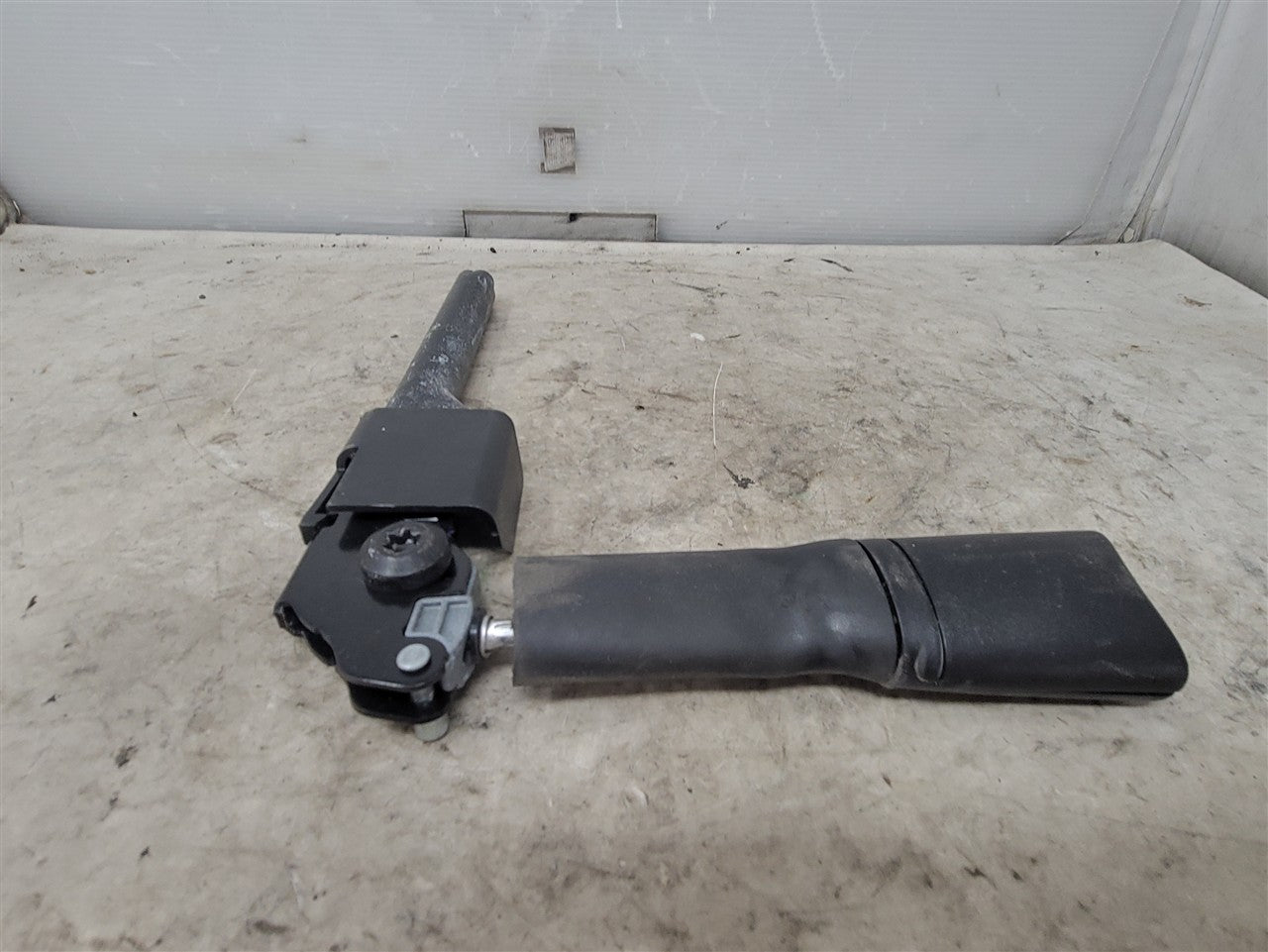 2016 CAMARO LH DRIVER FRONT SEAT BELT TENSIONER 34274 - image 3