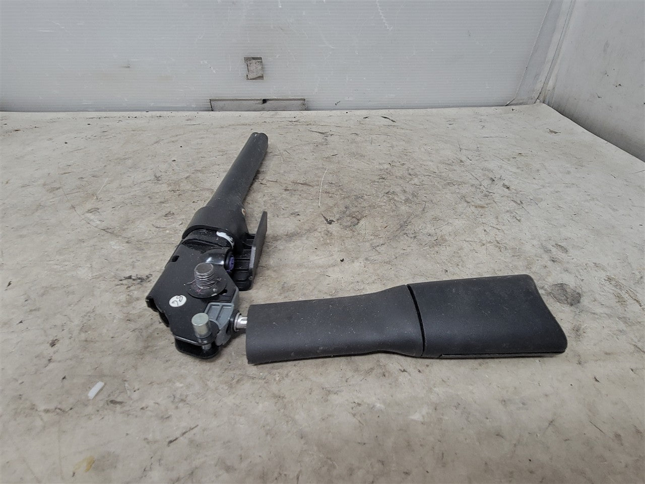 2016 CAMARO RH PASSENGER SEATBELT TENSIONER 34275 - image 8
