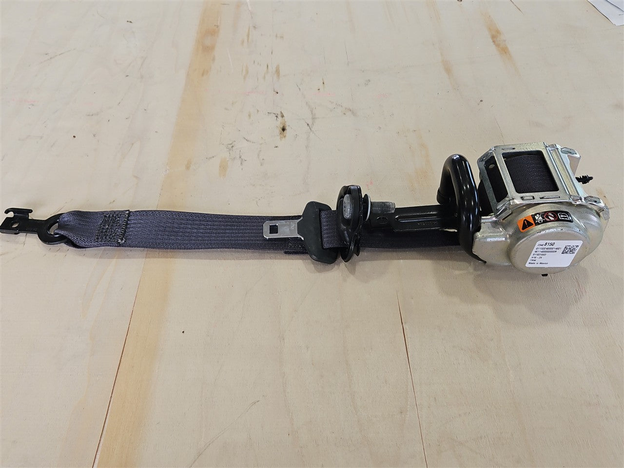 2016 CAMARO RH FRONT SEAT BELT RETRACTOR COUPE 34277 - image 1